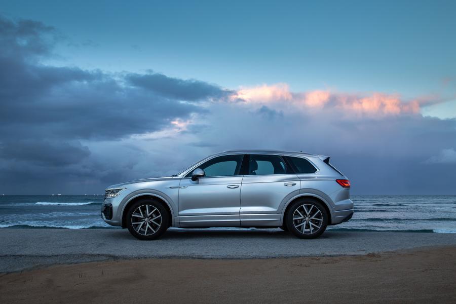  Volkswagen Touareg V6 TDI R-Line 2018 года  (ZA) (фото 24 из 32)